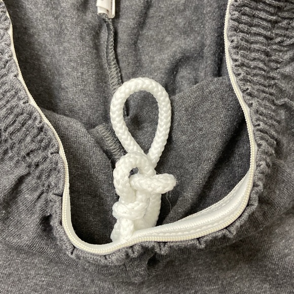 Champion gym shorts like new - Picture 3 of 5